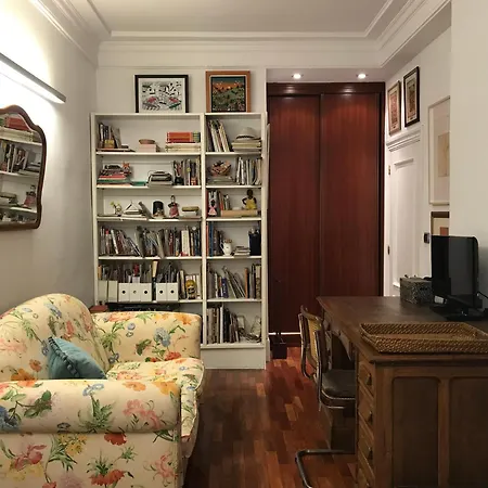 Habitación Grande Y Confortable Con Baño Privado Junto A Guggenheim Habitación en casa particular