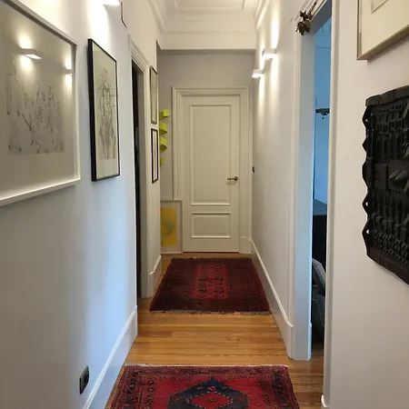 Habitación Grande Y Confortable Con Baño Privado Junto A Guggenheim