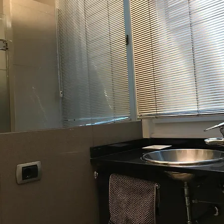 Habitación Grande Y Confortable Con Baño Privado Junto A Guggenheim Habitación en casa particular